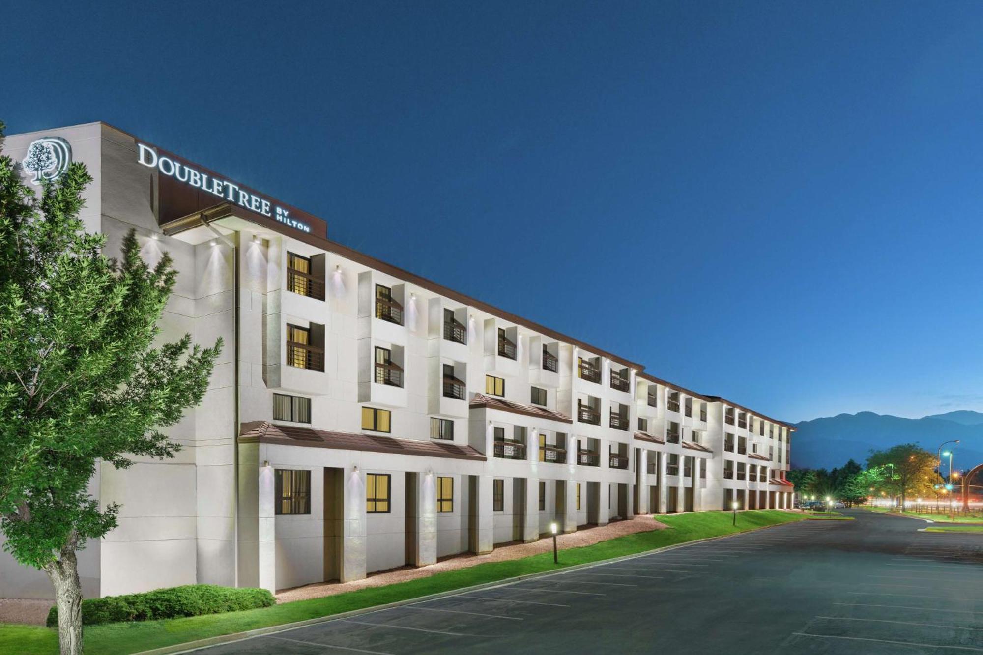 Doubletree By Hilton Colorado Springs Hotel Exterior foto